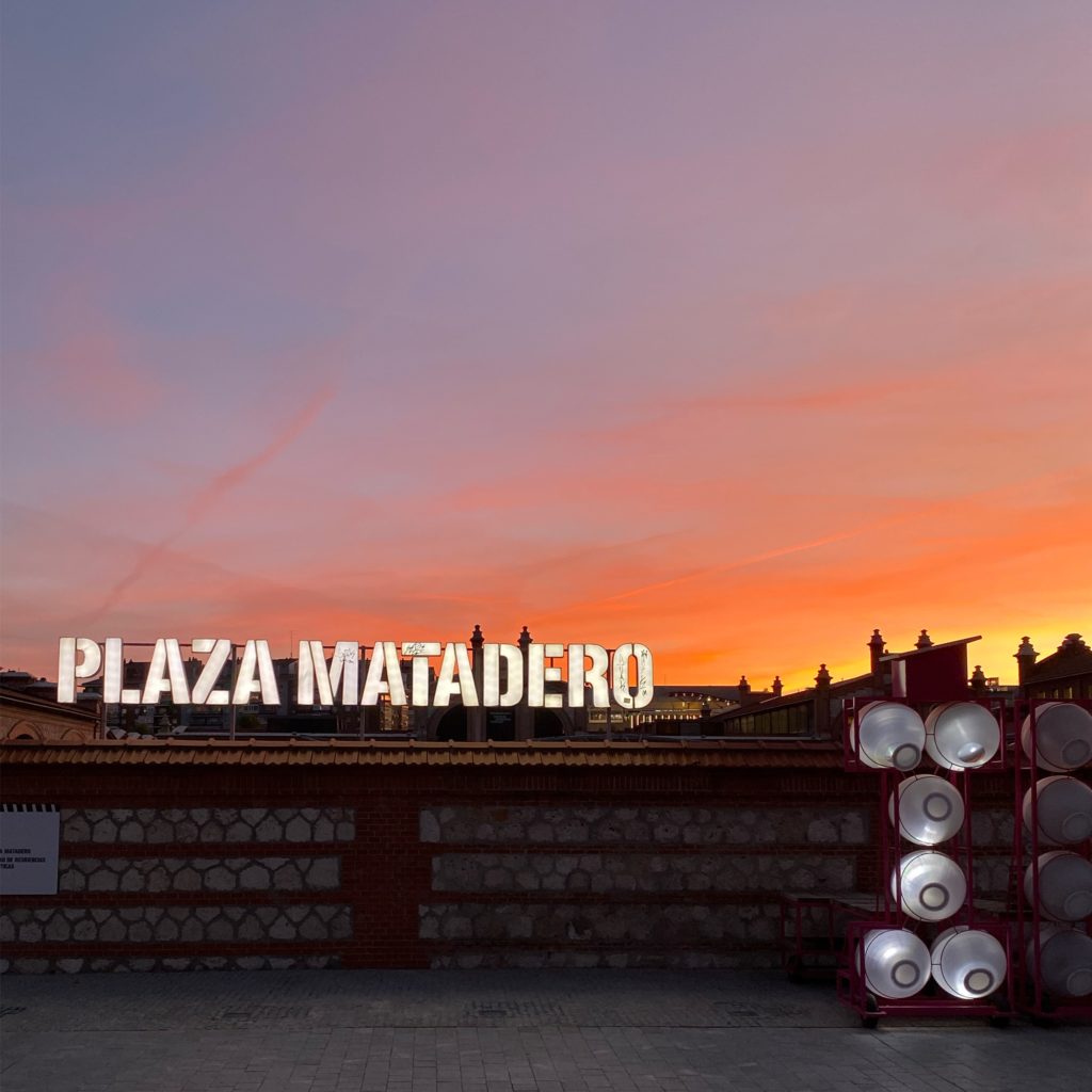 plaza matadero fin de architour en bici por Madrid Río