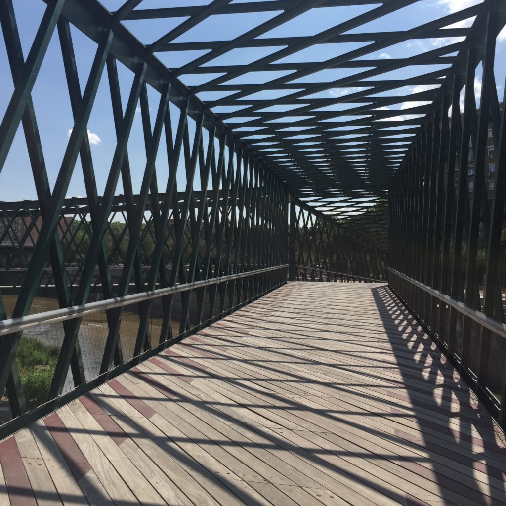 puente principado de andorra sobre madrid río